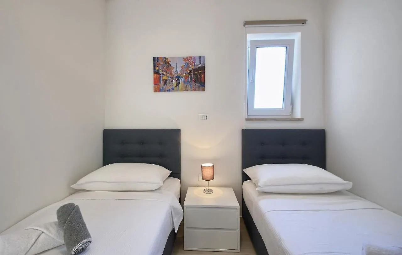 Apartments Macuka- New And Luxury, Near Beach Banjole 0*,  Croatia